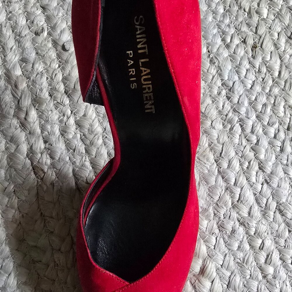 Red suede Saint Laurent stilletos - Picture 2 of 8